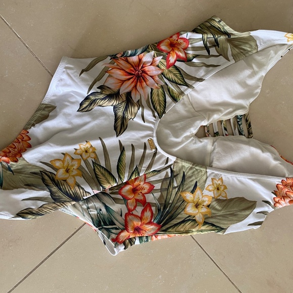 Banana Moon Womens One Piece White Floral Print Miller Kaelua Swimsuit Size M - Picture 3 of 8